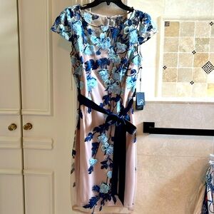 Adrianna Papell Embroidery dress with tie size 4